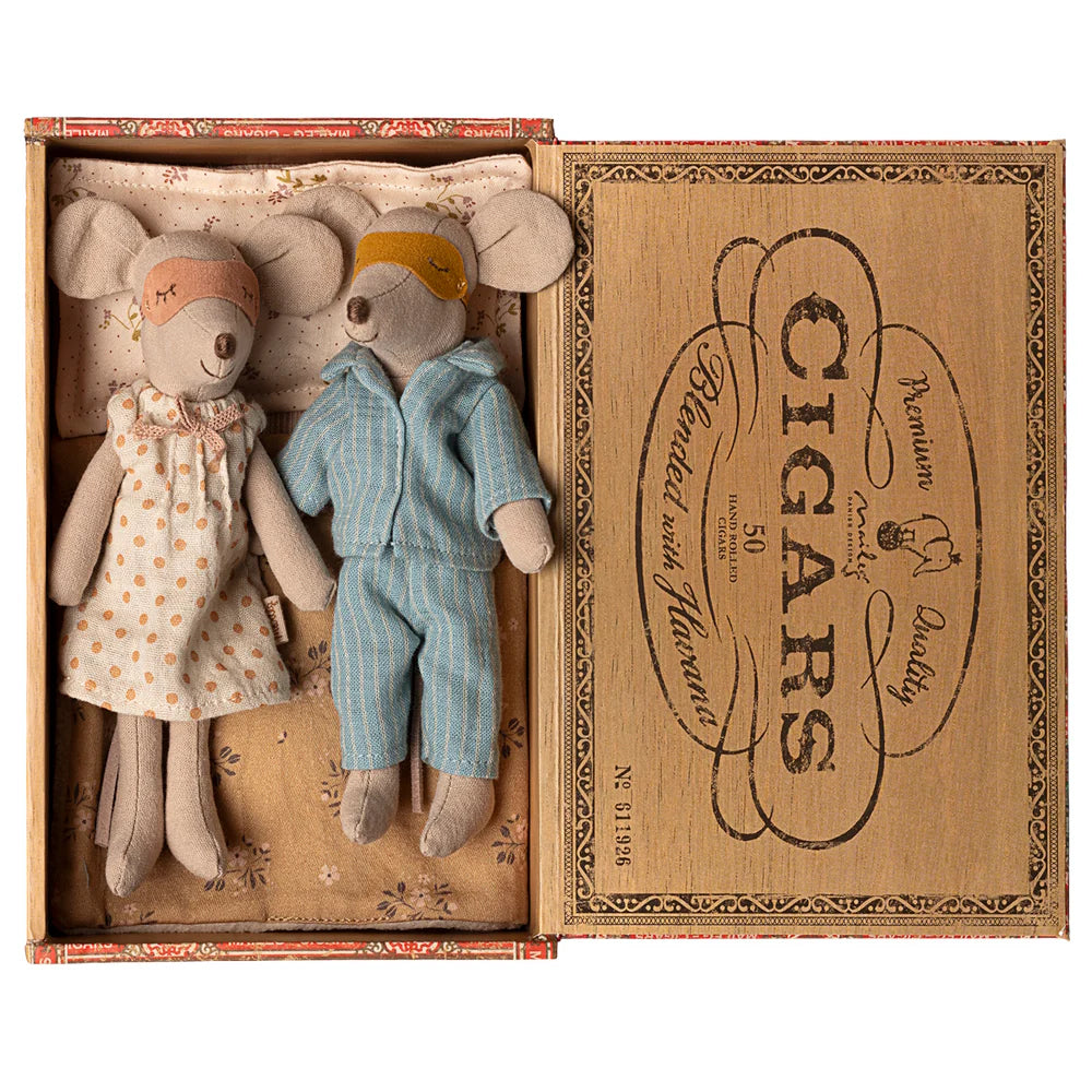 Stuffed mouse couple in a decorative box with 'Cigars' branding