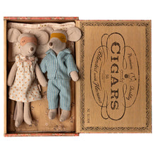 Load image into Gallery viewer, Stuffed mouse couple in a decorative box with 'Cigars' branding