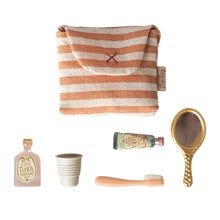 Load image into Gallery viewer, Maileg Toothbrush Set Mouse (Assorted) ** PRE-ORDER May **