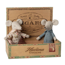 Load image into Gallery viewer, Maileg Grandma and Grandpa Mice in Cigarbox 2026 ** PRE-ORDER April **