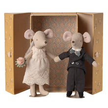 Load image into Gallery viewer, Maileg Wedding Mice Couple in Box Mum and Dad 2026 ** PRE-ORDER May **