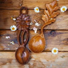 Load image into Gallery viewer, Wooden Hand-Carved Daisy Flower Spoon