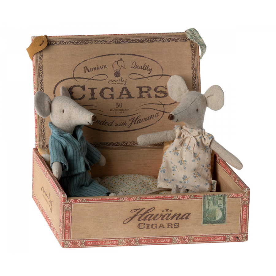 Maileg Mum and Dad Mice in Cigar Box (2023)