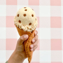 Load image into Gallery viewer, Tara Treasure Felt Ice Cream Set
