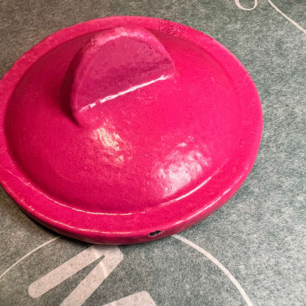 Triple Moon Cast Iron Coloured Cauldron Small Pink ** IMPerfect **