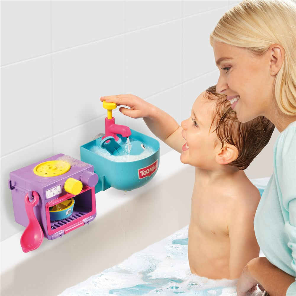 TOMY Bubble & Bake Bathtime Kitchen