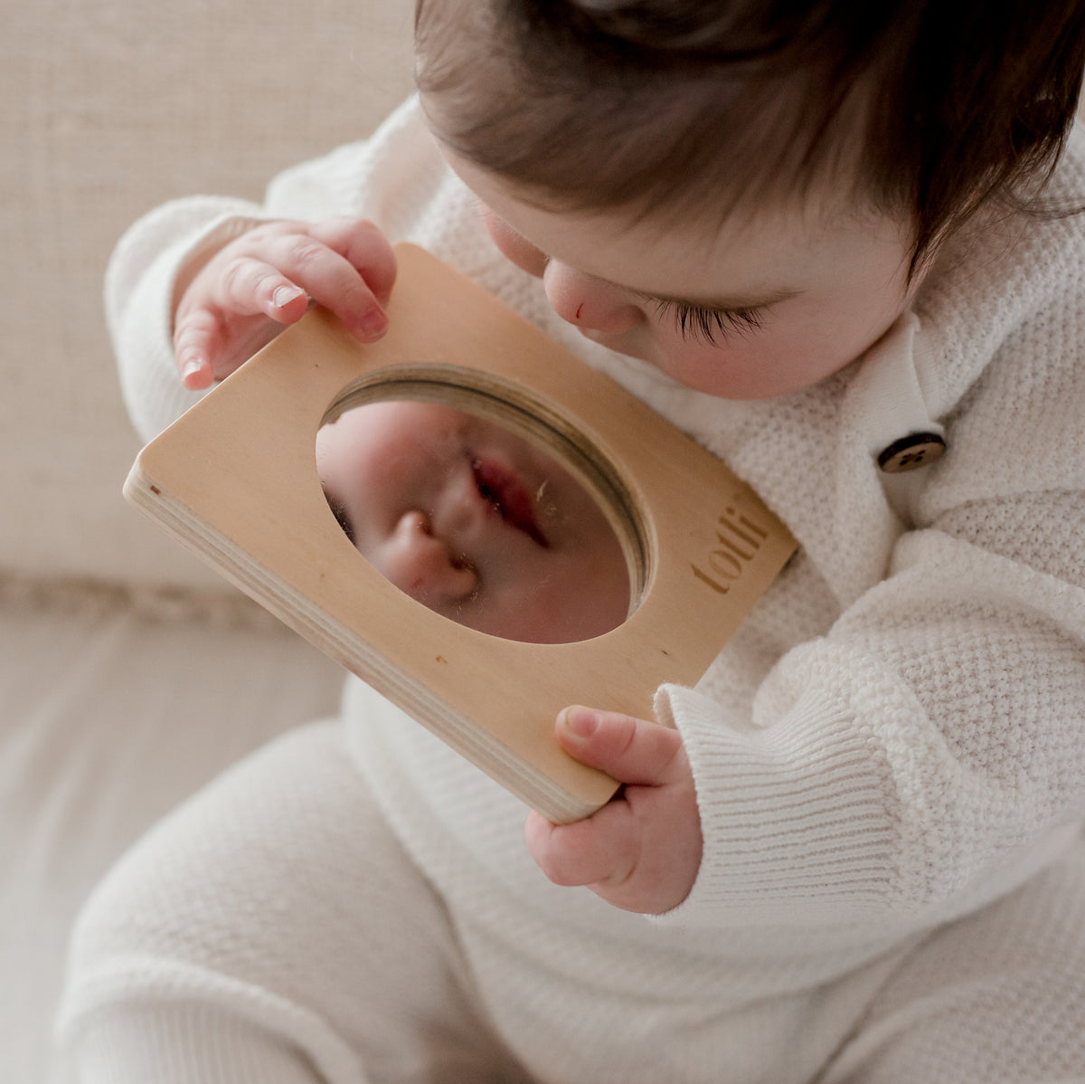 Totli: The Mirror Puzzle