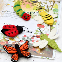 Load image into Gallery viewer, Tara Treasures Insects and Bugs Finger Puppet Set

