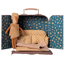 Load image into Gallery viewer, Maileg Reindeer in Suitcase Little Sister ** PRE-ORDER October **
