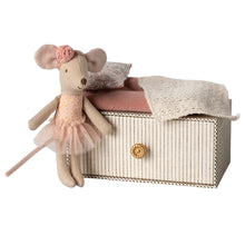 Load image into Gallery viewer, Maileg Dance Mouse In Daybed Little Sister
