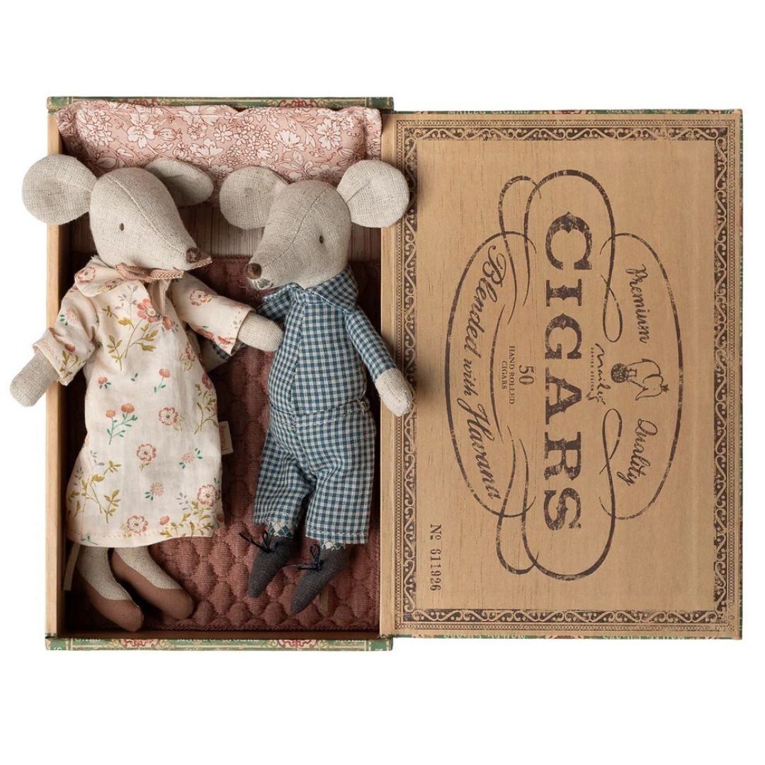 Maileg Grandma and Grandpa Mice in Cigarbox (2026)