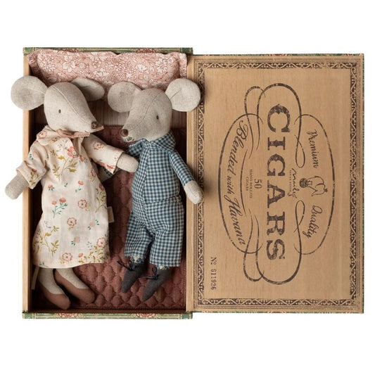Maileg Grandma and Grandpa Mice in Cigarbox (2026)