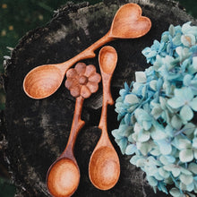 Load image into Gallery viewer, Wooden Hand-Carved Wild Measure Spoon
