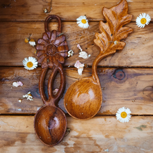 Load image into Gallery viewer, Wooden Hand-Carved Daisy Flower Spoon
