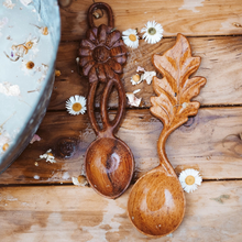 Load image into Gallery viewer, Wooden Hand-Carved Daisy Flower Spoon
