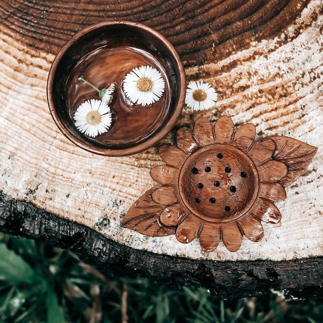 Wooden Hand-Crafted Daisy Strainer