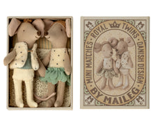Load image into Gallery viewer, Maileg Royal Twins Mice In Box
