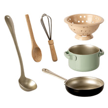 Load image into Gallery viewer, Maileg Cooking Set (Miniature)
