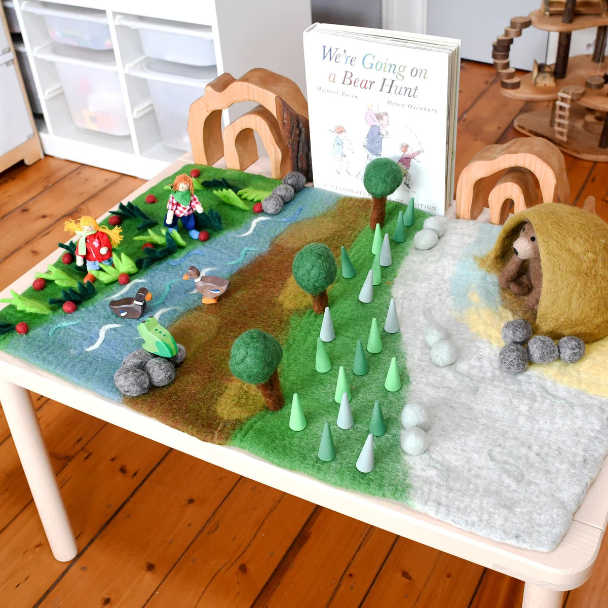 Tara Treasures Large Bear Cave Playmat