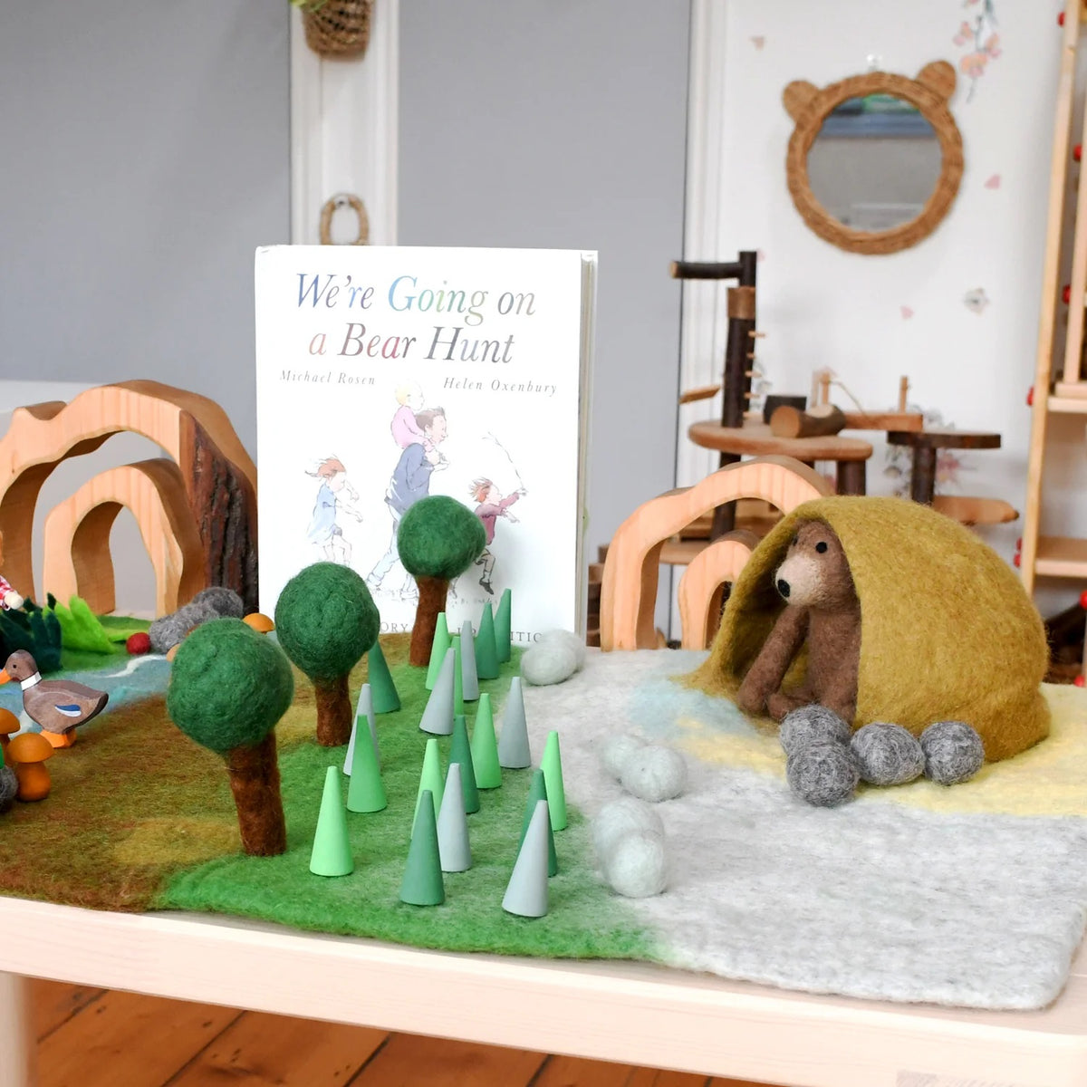 Tara Treasures Large Bear Cave Playmat