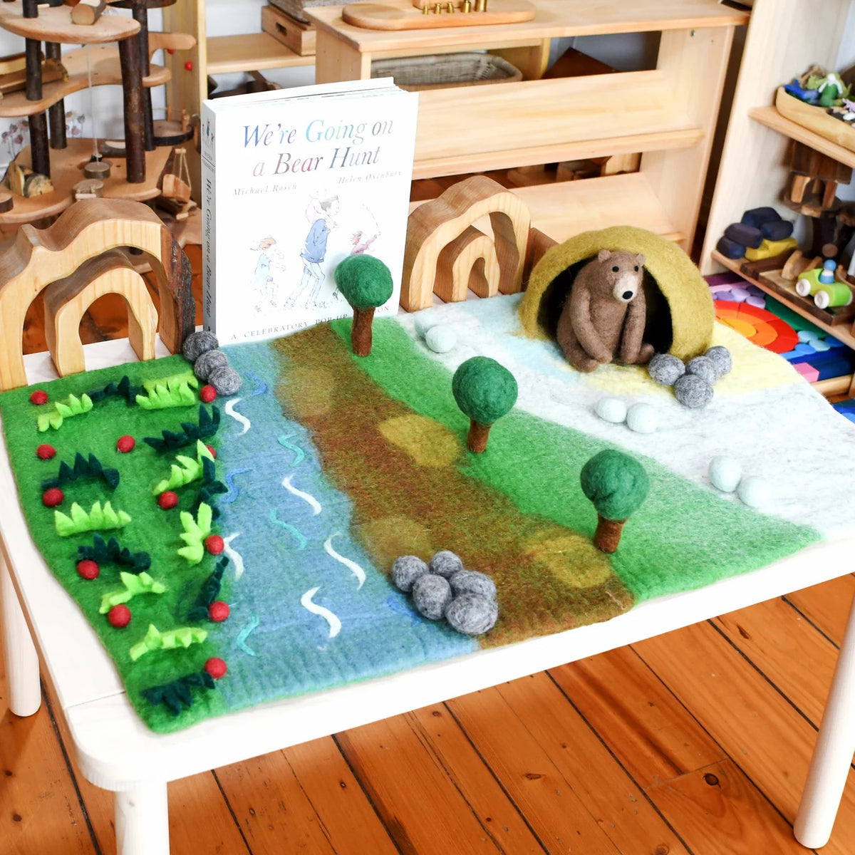 Tara Treasures Large Bear Cave Playmat